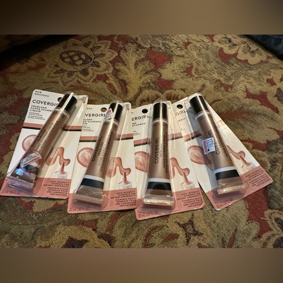 NIP- Covergirl Trublend Super Stunner Liquid - Picture 5 of 5